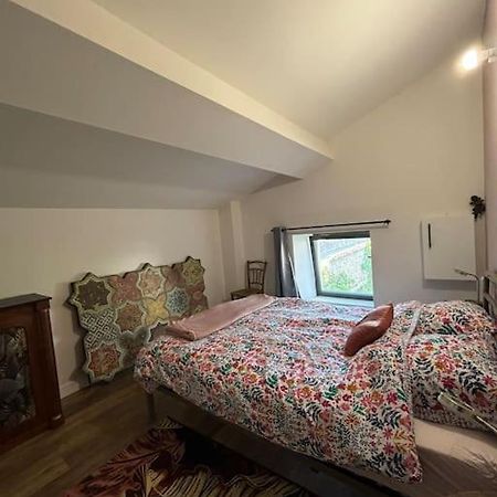 Charmante Maison Renovee Centre-Ville Balbigny Экстерьер фото