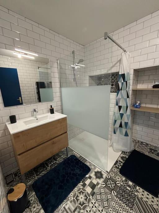Charmante Maison Renovee Centre-Ville Balbigny Экстерьер фото